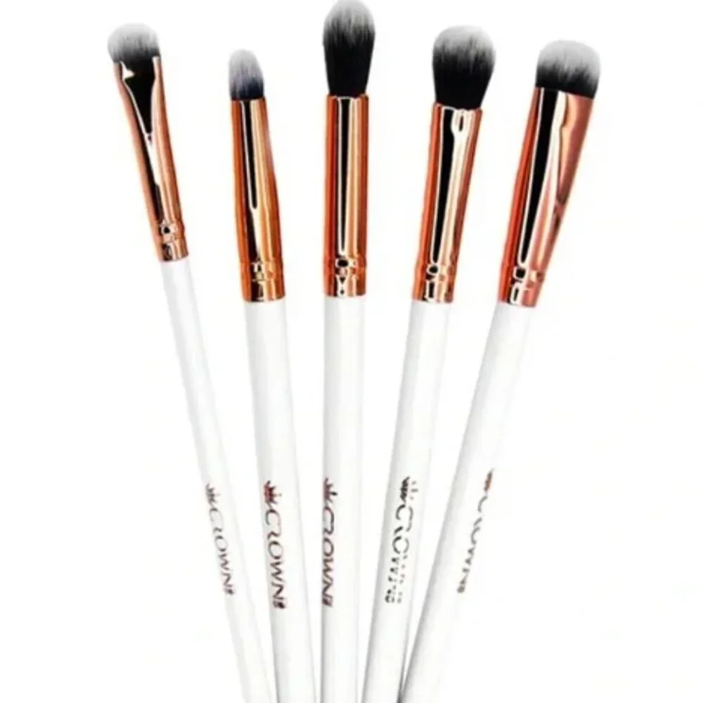 3/30$ CROWN All eyes on You 5 pc Luxe Brush Set